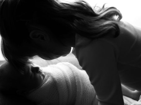 Toddler and baby, family photography session in Ivinghoe, Buckinghamshire