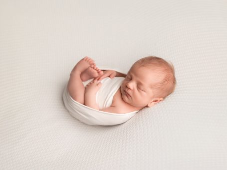 Newborn photography session in Ivinghoe Buckinghamshire